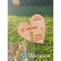 Pohárra tehető fa ültetőkártya szíves