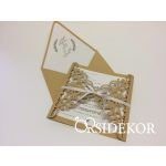 Kinyitható esküvői meghívó csipkével és szalaggal