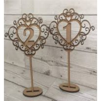 Asztalszám fából, szívben (1-10 ig számozva)