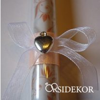   Kémcsöves esküvői meghívó szalaggal és fém szív dísszel