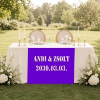   Névre Szóló Esküvői Asztali Futó – Elegáns Szatén Dekor