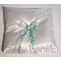 Gyűrűpárna szalaggal és gyönggyel