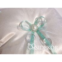 Gyűrűpárna szalaggal és gyönggyel