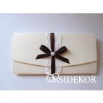 Esküvői meghívó csipkével, szalaggal és gyönggyel Esküvői meghívó csipkével, szalaggal és gyönggyel