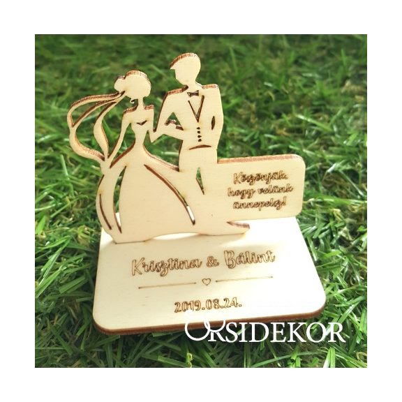 Vőlegény-menyasszony figurás köszönetajándék és ültetőkártya 2 az 1-ben