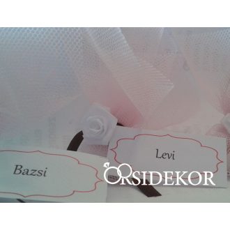   Köszönetajándék cukrozott mandulával rózsaszín tüllbe csomagolva