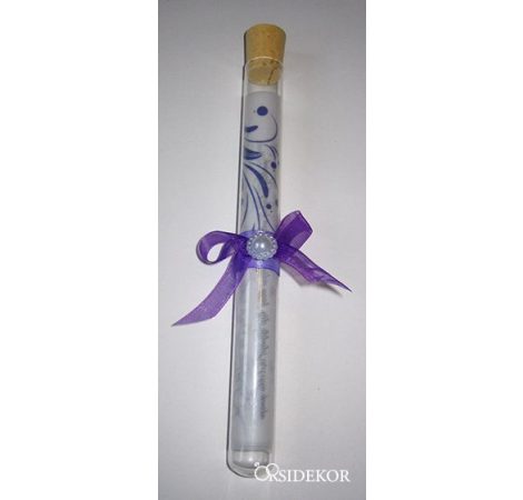 Kémcsöves esküvői meghívó szalaggal és kerek gyönggyel Kémcsöves esküvői meghívó szalaggal és kerek gyönggyel