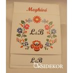   Egylapos esküvői meghívó, magyar mintával, papír pánttal