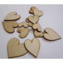 Fa szív, gombok, betűk, számok esküvőre